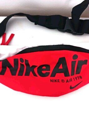 Nike Air Sportswear Heritage 2.0 Unisex Red Fanny Pack Fully Adjustable
